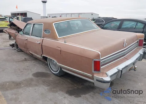 1978 Lincoln Continental z USA, uszkodzony, nr VIN 8Y82S872281